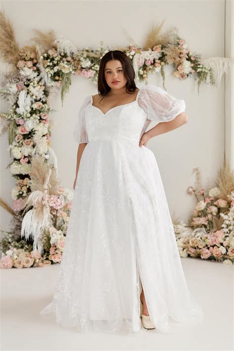 Plus size courthouse wedding dress 60 photos - Astyledwedding.com