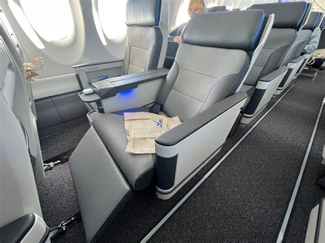 Breeze Airways launches cobranded credit card and new cities, preps ...