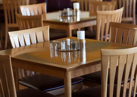 Wood Wall Restaurant 的图像结果