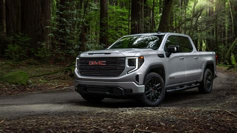 2022 GMC Sierra 1500 2.7L I4 vs the 5.3L V8 | Brennan Buick GMC