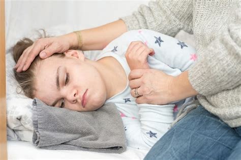 मिर्गी के कारण, लक्षण, जाँच और इलाज - epilepsy causes symptoms ...