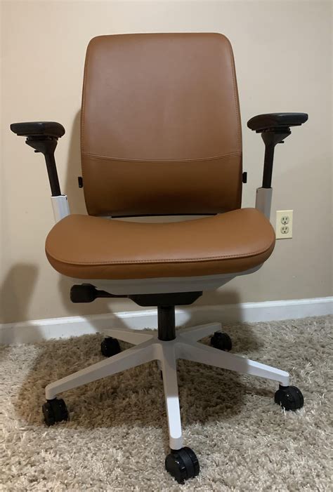 Leather Amia : r/OfficeChairs