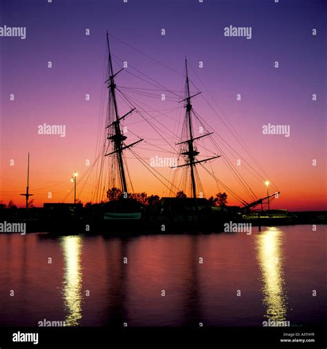 Flagship Niagara, Commodore Oliver Hazard Perry'S Ship, War Of 1812 ...