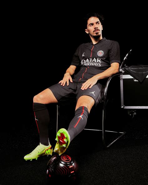 Paris Saint-Germain 25/26 Jordan Fourth Kit - Football Shirt Culture ...