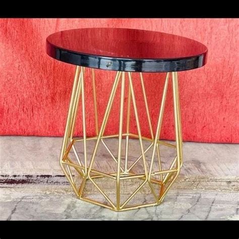 Black Metal Plate With Geometric Style Golden Metal Rod Cake Stand ...