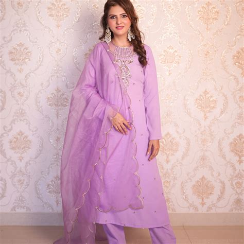 A Pakistani suit made from luxurious SLC fabric – Shahistaluxe Couture