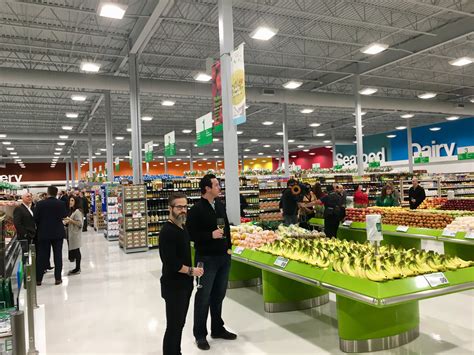 HIGHLAND FARMS OPENS IN VAUGHAN – Behar