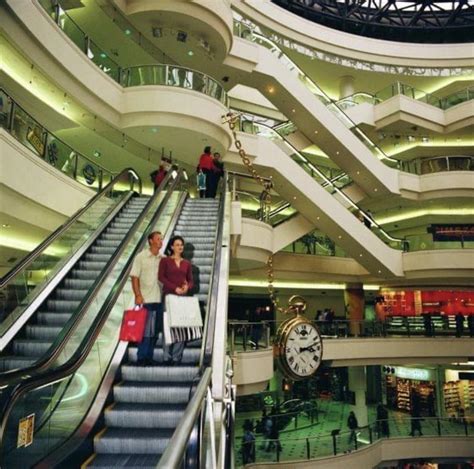 Melbourne Central in the 1990s - note Timezone in the background! : r/melbourne