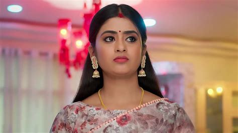 Aval Varuvala TV Serial Online - Watch Latest Show Episodes on ZEE5