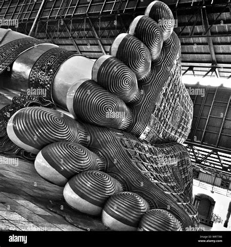 Buddhism feet hi-res stock photography and images - Alamy