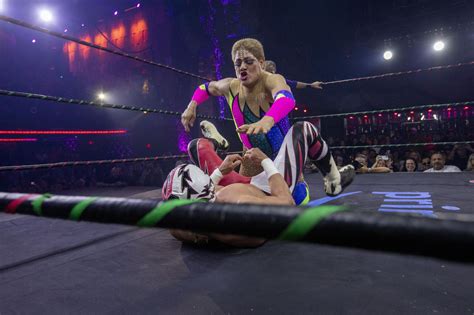 Cassandro changed the role of exoticos in lucha libre - Los Angeles Times