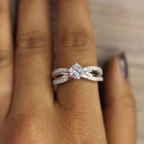 Modern Engagement Rings that Challenge Conventional Styles