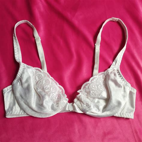 Gorgeous white bra 34A🤍 See photos for flat... - Depop