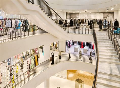 Saks Fifth Avenue - Retail TouchPoints