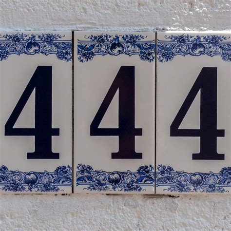 Significado del número 444 en numerología: amor, dinero y compatibilidades