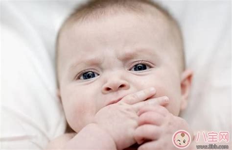 宝宝饿了会发出哪些信号 如何辨别宝宝是否吃饱 _八宝网