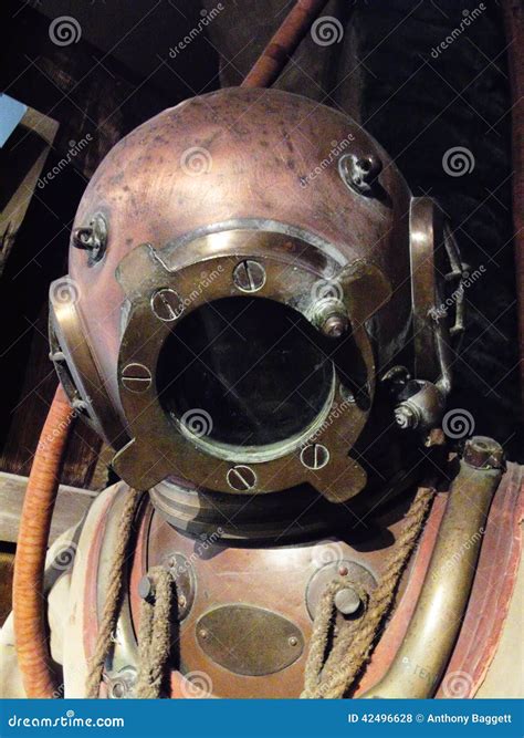 Deep Sea Diving: Modern Deep Sea Diving Suit