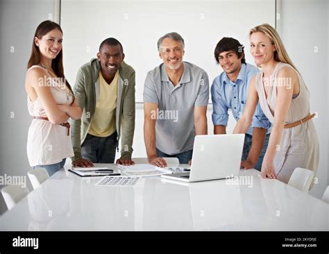 Using Laptop 的图像结果