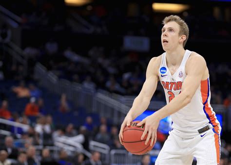 Why Rick And Canyon Barry Stay True To The 'Granny Shot' | NCPR News