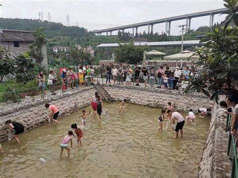 成都黄龙溪有一种夏天的快乐，叫白天晚上都可以耍水|界面新闻