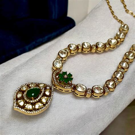 EMERALD TARA NECKLACE SET – ONE ELEVEN