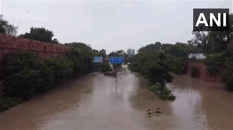 Delhi: Water reaches Red Fort as Yamuna overflows