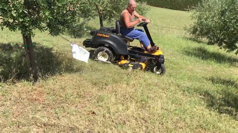 CUB CADET XZ2 107   Trattorino tosaerba raggio zero a  