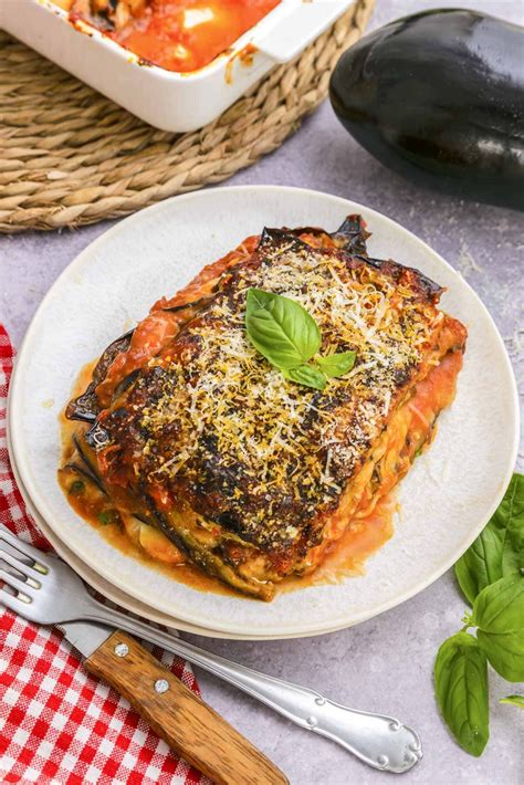 Italian Eggplant Parmigiana (Parmigiana di melanzane) - Recipes From Europe