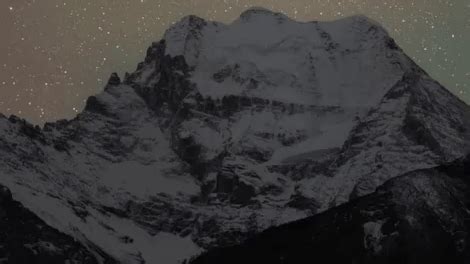 Mysterious blue flashes captured during avalanche on China's Mount ...