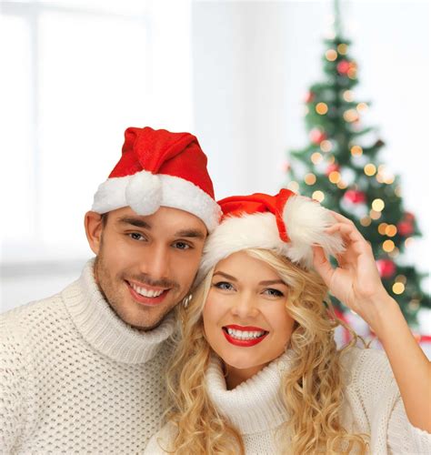 [100+] Christmas Couple Pictures | Wallpapers.com