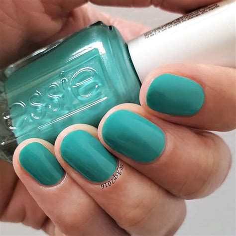 Each Zodiac Sign’s Go-to Nail Polish Colour Choices That Always Work ...