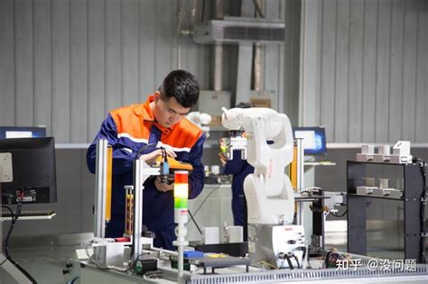 新职业︱工业机器人系统运维员：市场需求大 月薪过万很轻松-大河新闻