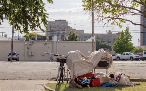 Homeless People 的图像结果