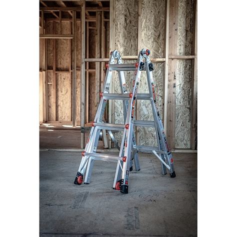Little Giant Ladders Leveler M17 with Leg Levelers 18-ft Reach Type 1A ...