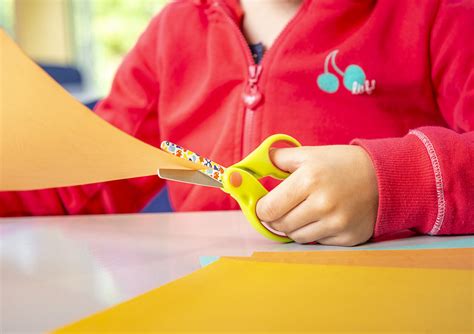 Using Scissors Safely: Teaching Children How To Use Scissors | Novus Dahle