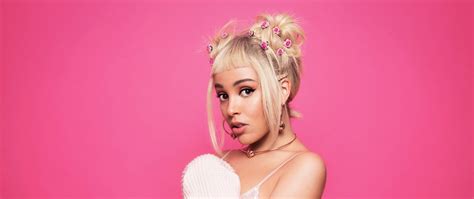 Doja Cat Wallpaper 4K, American rapper, Pink background