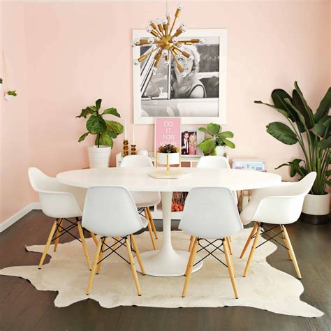 Discovering the Allure and Practicality of Chapman Oval Marble Dining Sets