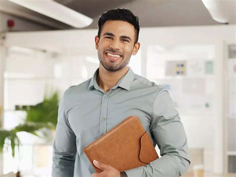 He left for a 25% salary hike, but it cost him Rs 25 crore. Fund ...