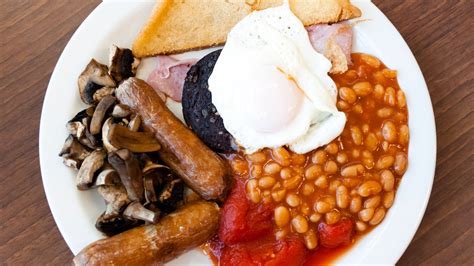 Fry ups and black pudding make a comeback as Brits ditch trendy ...