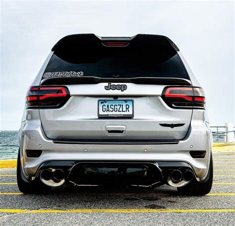White Jeep Grand Cherokee SRT8