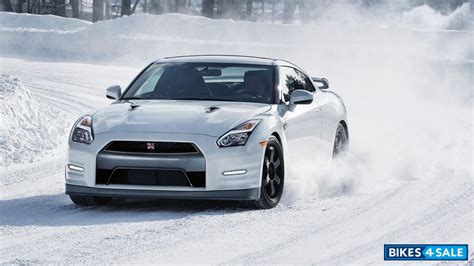 Nissan GT-R R35 Premium price, specs, mileage, colours, photos and ...