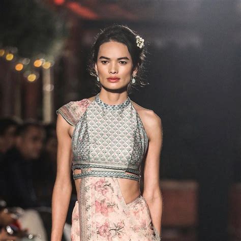 High Neck Blouse Designs - Find Modern High Neck Blouse Design Front ...