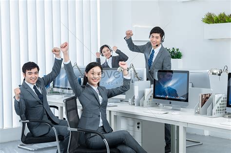 Online FB Business Team Pic 的图像结果
