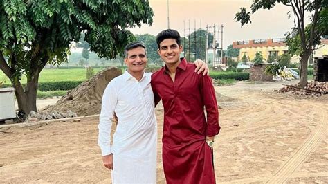 Shubman Gill's Family - Father, Mother, Siblings, Wife & Kids