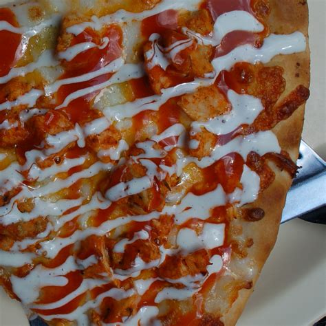 Buffalo Chicken 13″ – Memphis Pizza Cafe
