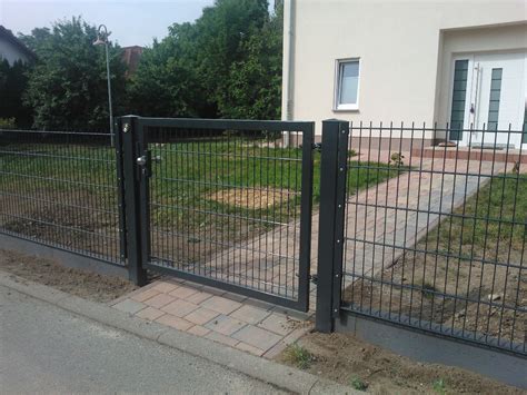Zäune aus Polen Doppelstabmattenzaun Sichtschutz Metall ZAUN in Halle ...
