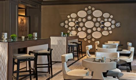 Find hotels that accept cash nearby