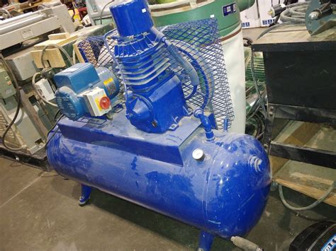 LARGE AIR COMPRESSOR