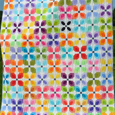 Image result for Modern Flower Quilt Patterns