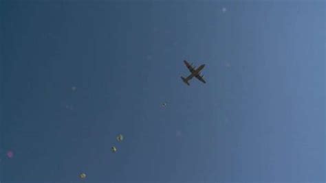 Parachuting View 的图像结果